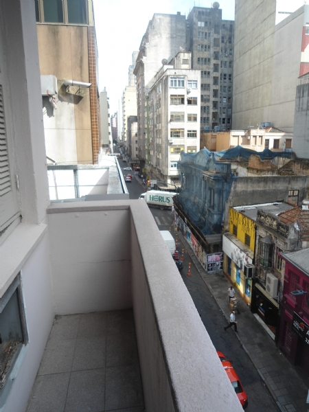 Apto com 3 quartos, 1 banheiro e 75m² à venda no bairro Centro, Porto Alegre