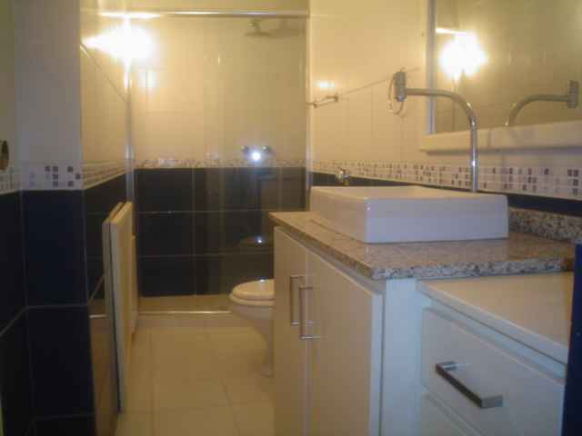 Apto com 3 quartos e 231m² para alugar no bairro Moinhos de Vento, Porto Alegre