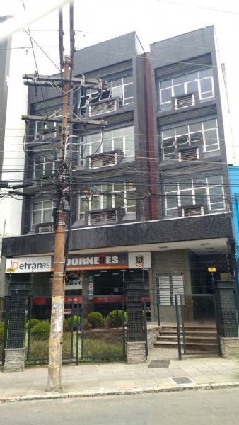 Conjunto com 44m² para alugar no bairro Floresta, Porto Alegre