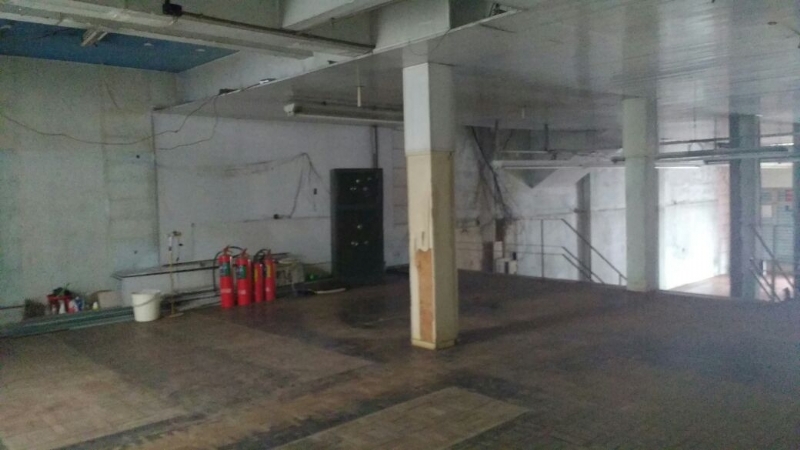 Loja com 1 banheiro e 275m² para alugar no bairro Sao Joao, Porto Alegre