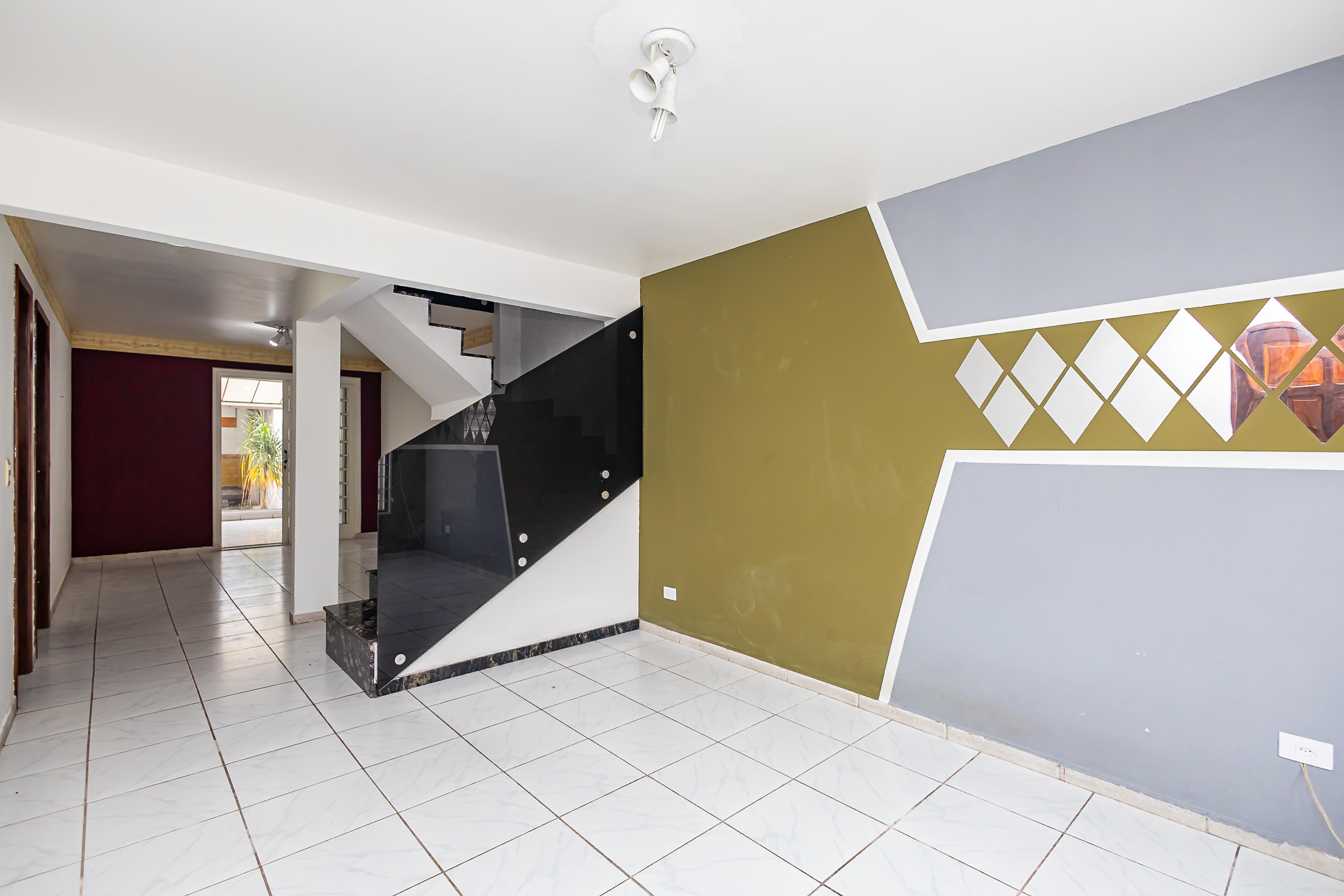 SOBRADO em CURITIBA - PR, no bairro PILARZINHO - Referência 20-AL0F