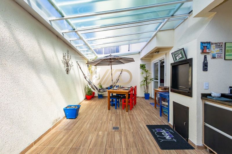 SOBRADO em CURITIBA - PR, no bairro SANTA FELICIDADE - Referência 27-AL0F