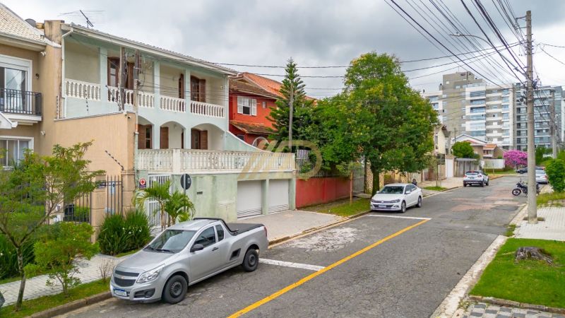 CASA em CURITIBA - PR, no bairro VILA IZABEL - Referência 28-AL0F