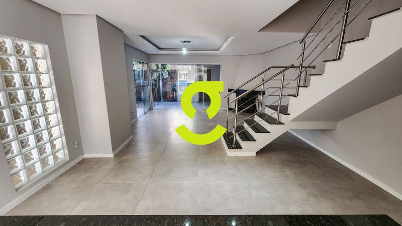 tima casa em condominio, semi mobiliada, 210m pri...