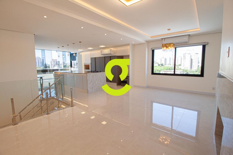 Espetacular cobertura, 200m priv, lareira, churras...