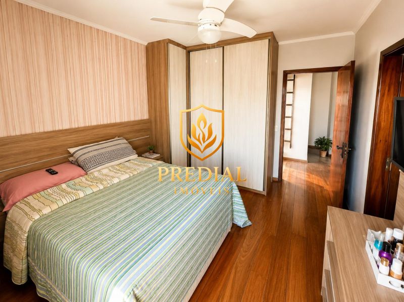 Casa com 3 Dormitórios, Amplo Pátio e Espaço Comercial em Localização Estratégica