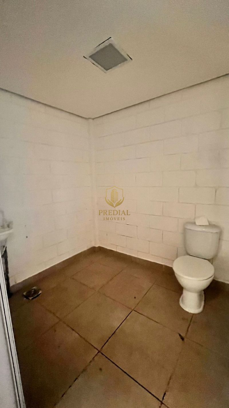 Pavilhão com 2 banheiros e 300m² para alugar no bairro São Luis, Canoas