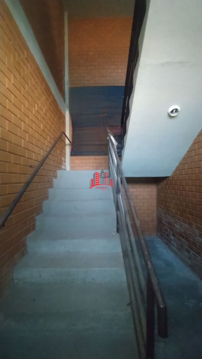 Pavilhão 170m² no bairro Fátima com mezanino, varanda e estacionamento para carretas