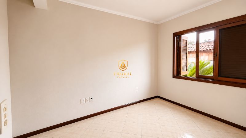 Casa com 4 quartos, 3 banheiros e 300m² para alugar no bairro São Luis, Canoas