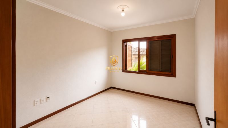 Casa com 4 quartos, 3 banheiros e 300m² para alugar no bairro São Luis, Canoas