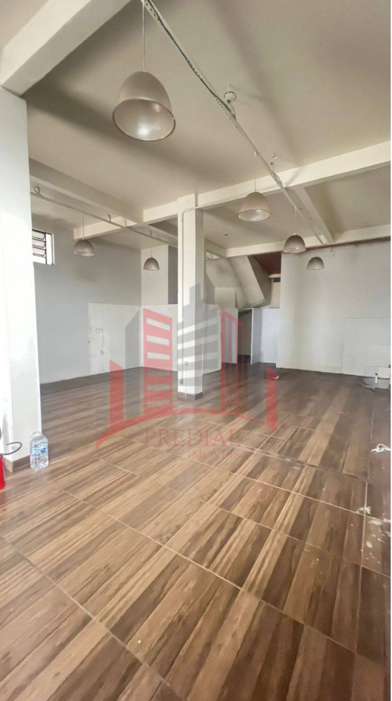 Loja com 1 banheiro e 200m² para alugar no bairro Marechal Rondon, Canoas