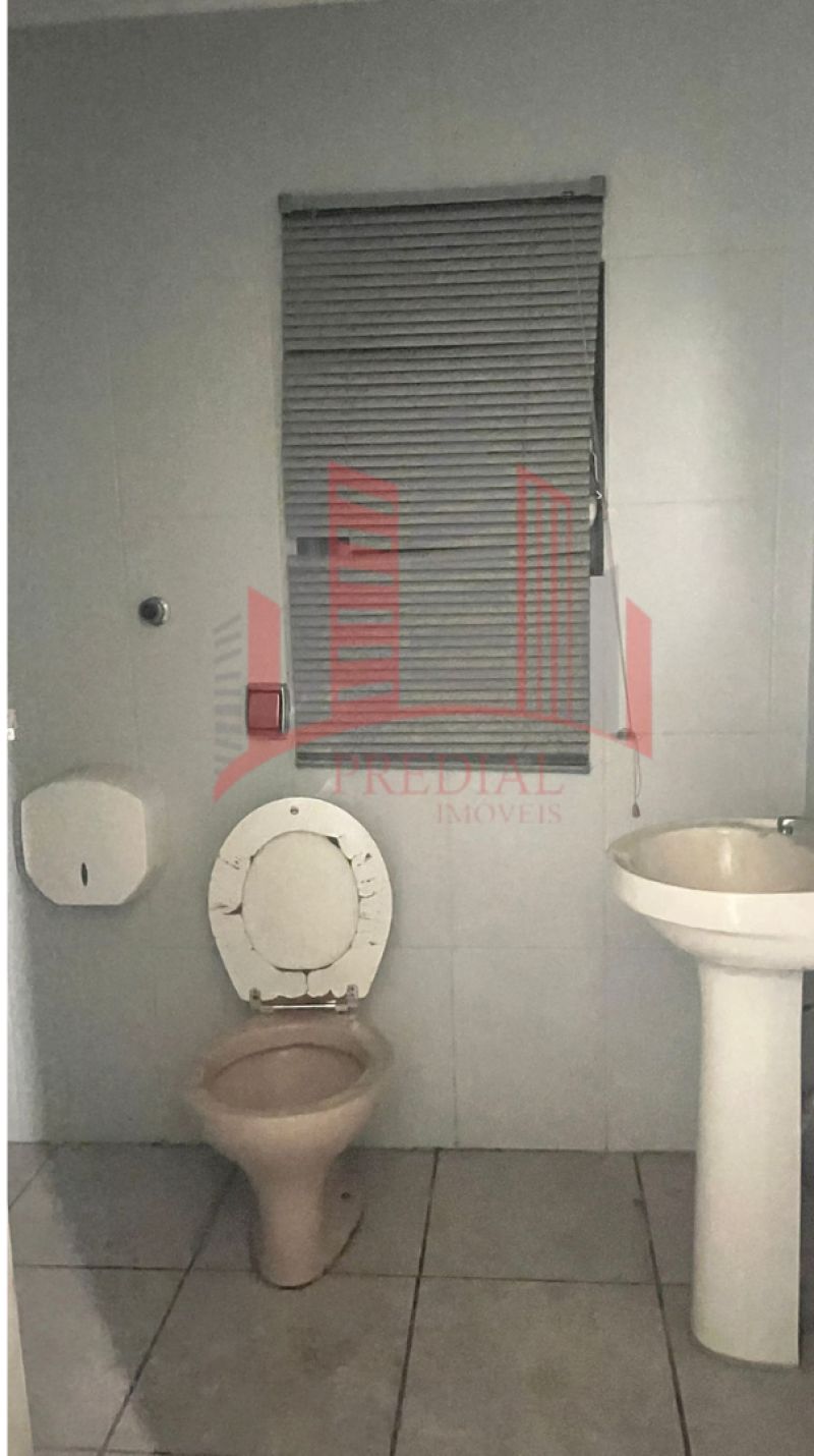 Loja com 1 banheiro e 200m² para alugar no bairro Marechal Rondon, Canoas