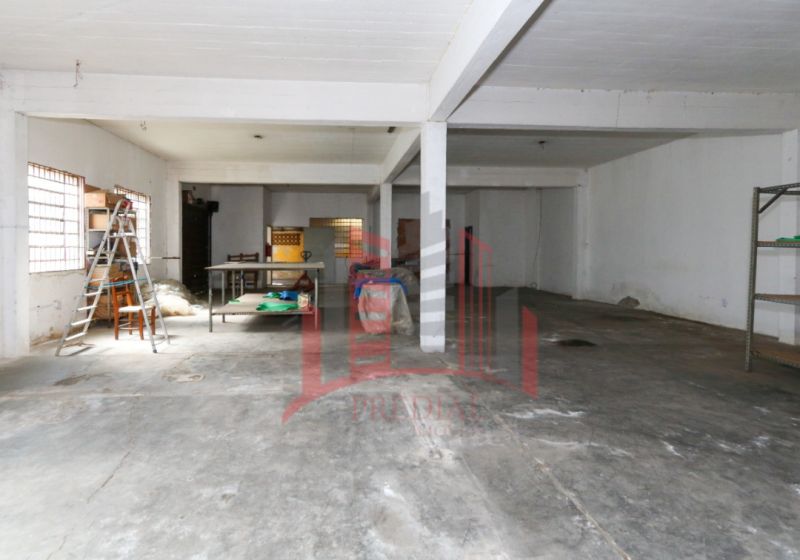 Prédio com 2 banheiros e 320m² para alugar no bairro Niterói, Canoas