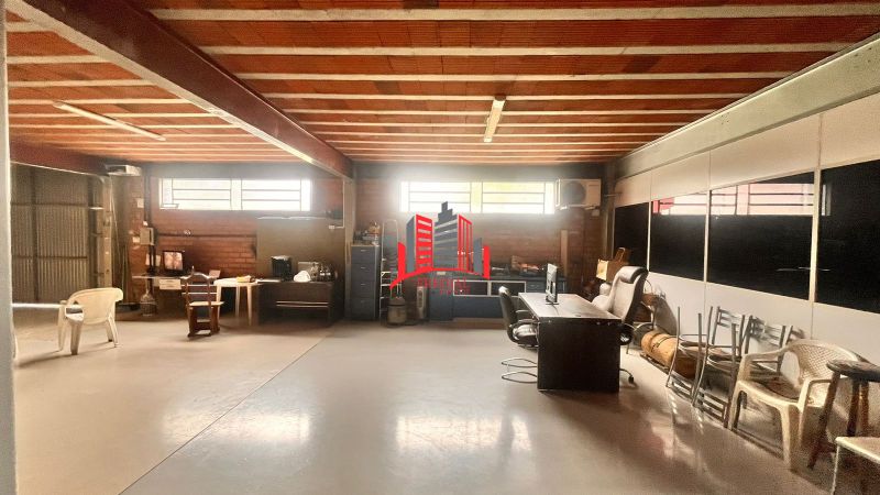 LOJA COMERCIAL COM 740M PARA LOCAÇÃO NA AV GETULIO VARGAS!