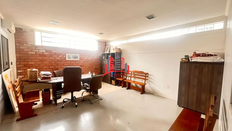 LOJA COMERCIAL COM 740M PARA LOCAÇÃO NA AV GETULIO VARGAS!