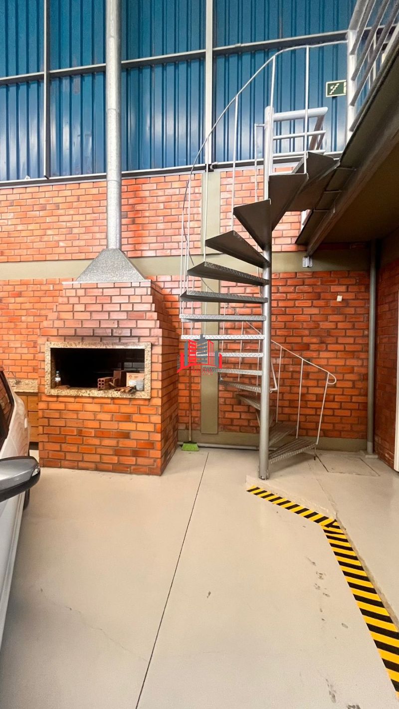 LOJA COMERCIAL COM 740M PARA LOCAÇÃO NA AV GETULIO VARGAS!