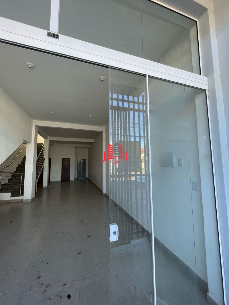 Loja nova de frente para a Avenida no Bairro Mato Grande