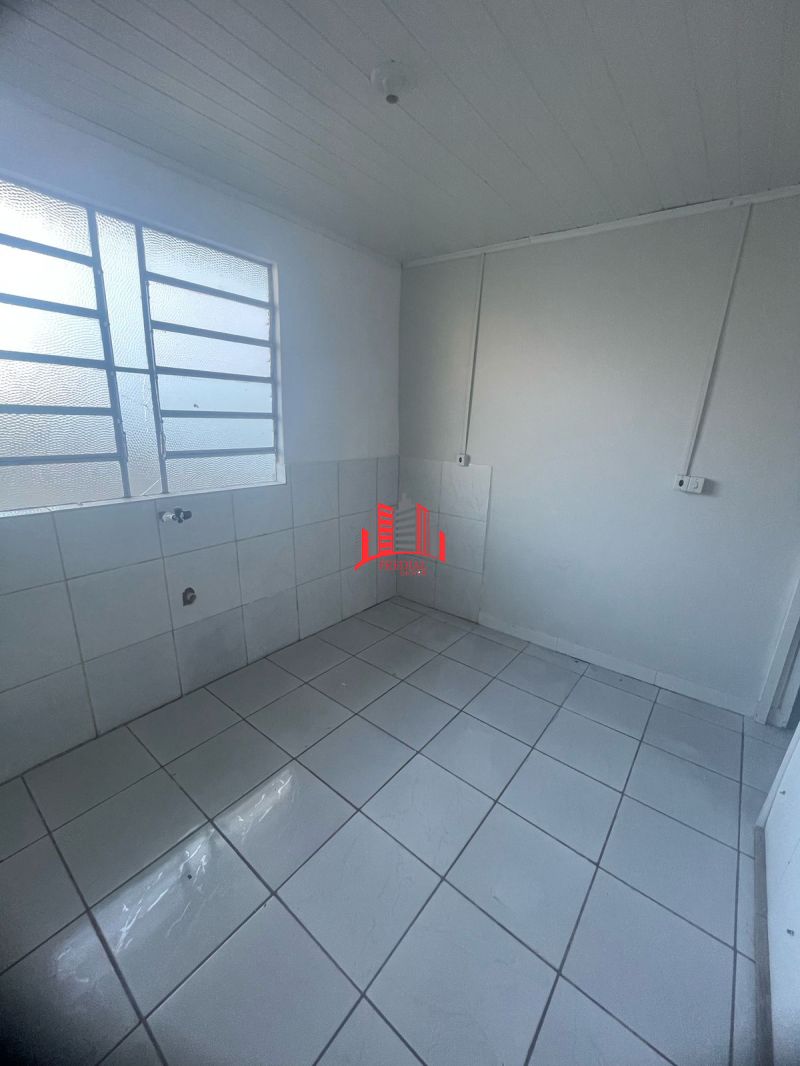 Casa Comercial com 2 quartos, 1 banheiro e 50m² para alugar no bairro Mato Grande, Canoas