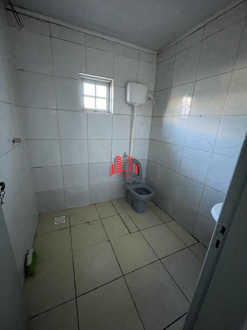 Casa Comercial com 2 quartos, 1 banheiro e 50m² para alugar no bairro Mato Grande, Canoas