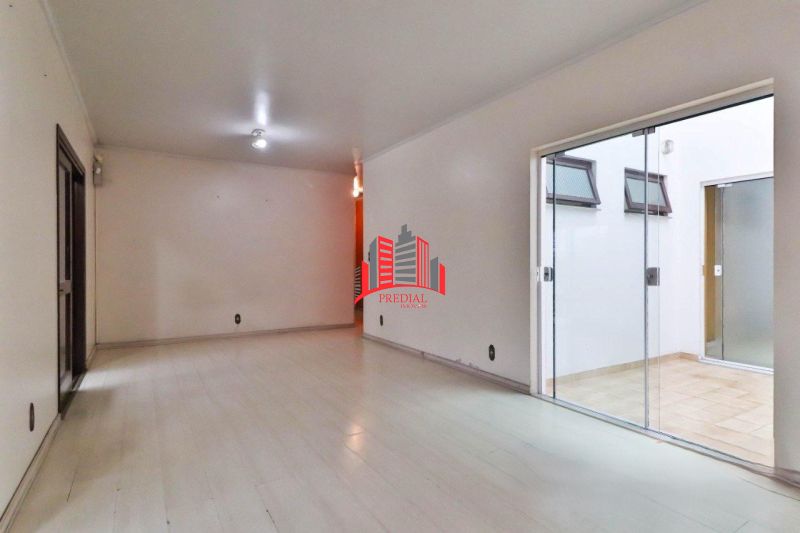 Casa comercial para locação no centro de Canoas
