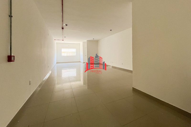 Prédio com 15 banheiros e 1500m² para alugar no bairro Igara, Canoas