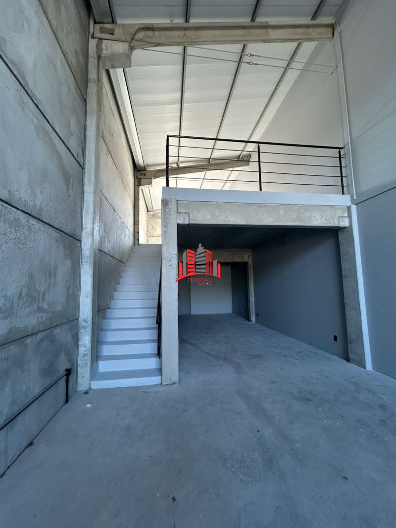 Loja com 1 banheiro e 146m² para alugar no bairro Igara, Canoas