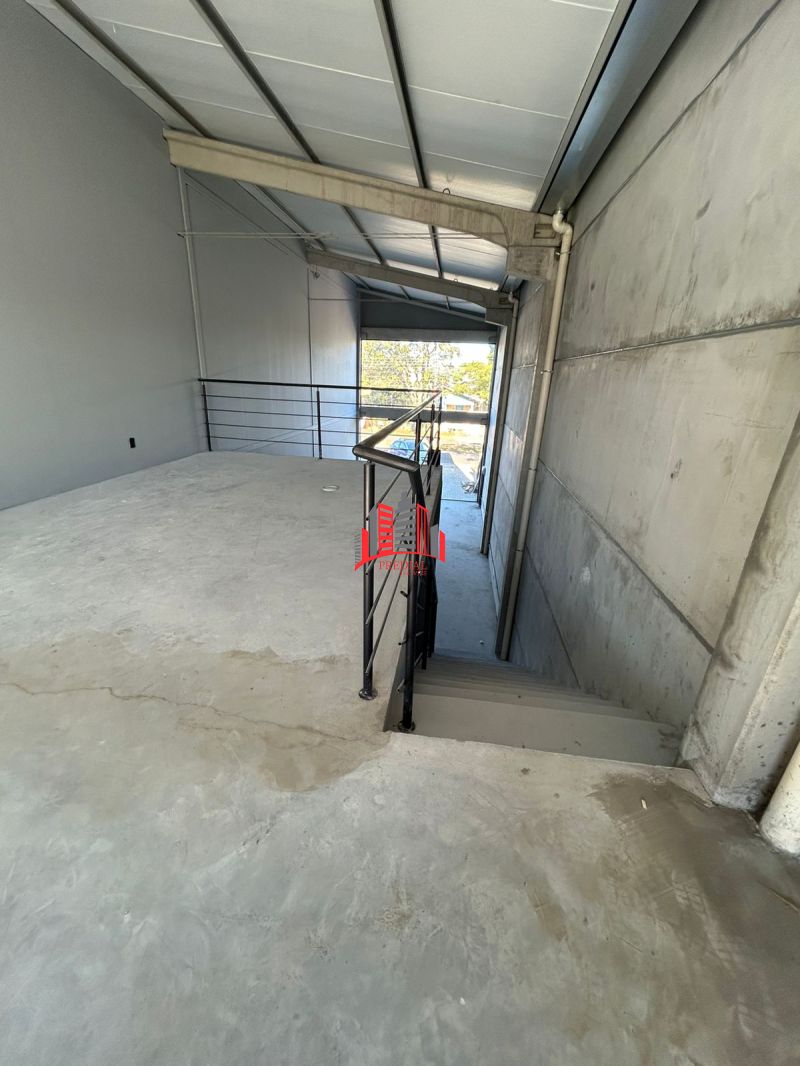 Loja com 1 banheiro e 146m² para alugar no bairro Igara, Canoas