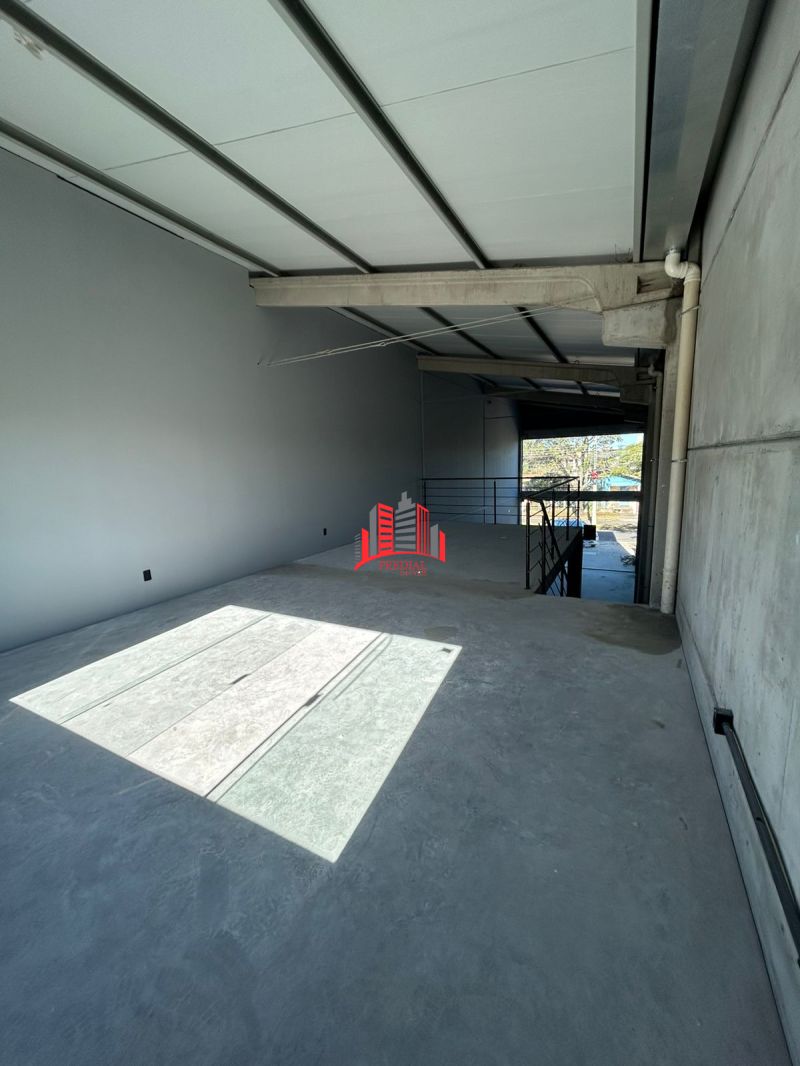 Loja com 1 banheiro e 146m² para alugar no bairro Igara, Canoas