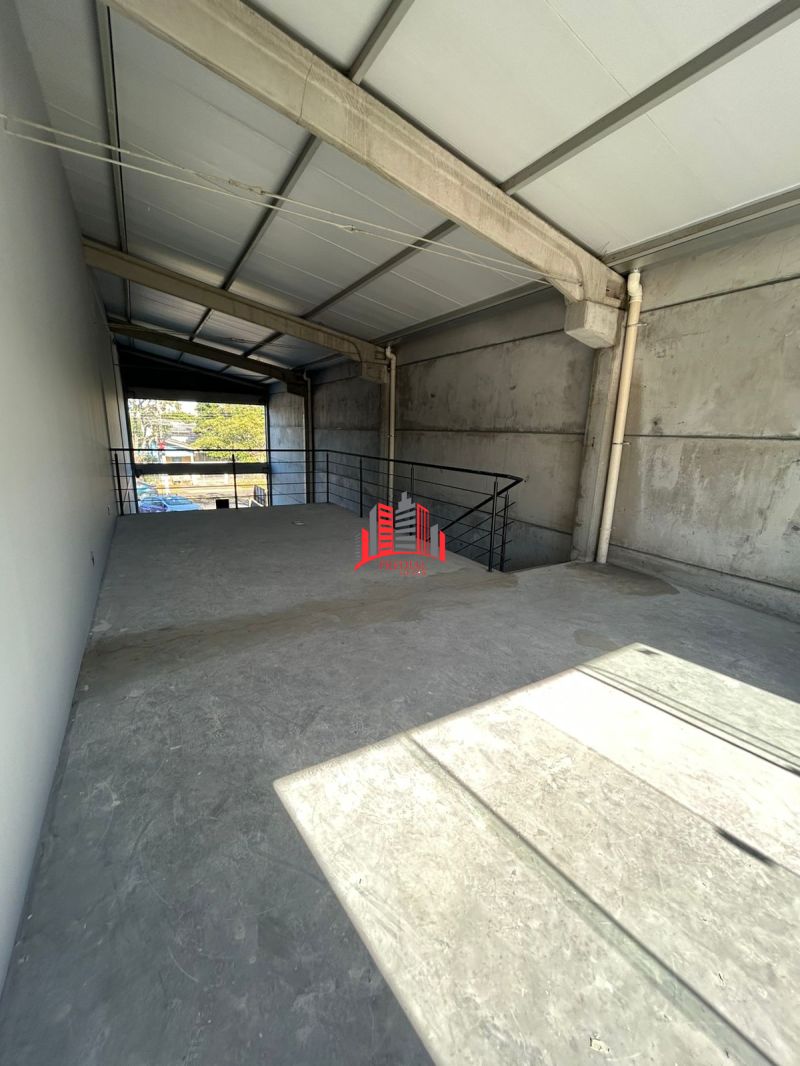 Loja com 1 banheiro e 146m² para alugar no bairro Igara, Canoas