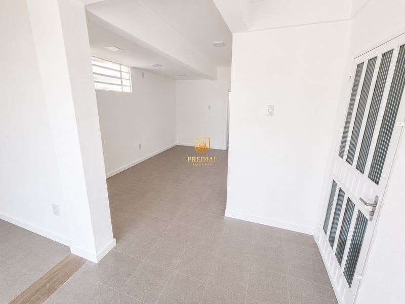 Loja comercial na Av. Rio Grande do Sul no Mathias Velho - 3 banheiros e espaço versátil