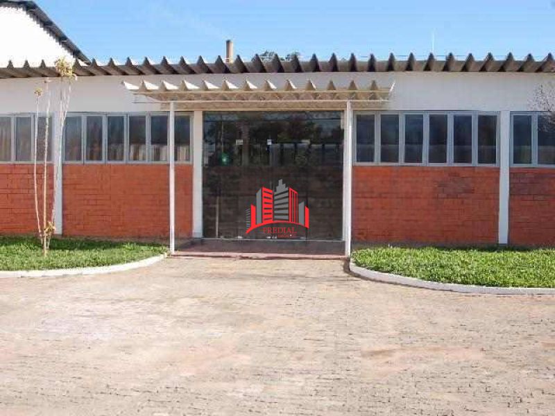 PAVILHÃO COM ÁREA DE 5.051,80 DISPONÍVEL PARA LOCAÇÃO EM NOVA SANTA RITA