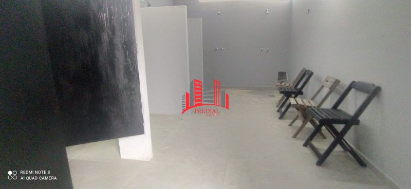 Terreno de 1.000 m² com 2 quadras de Beach Tennis, banheiros e área coberta para eventos