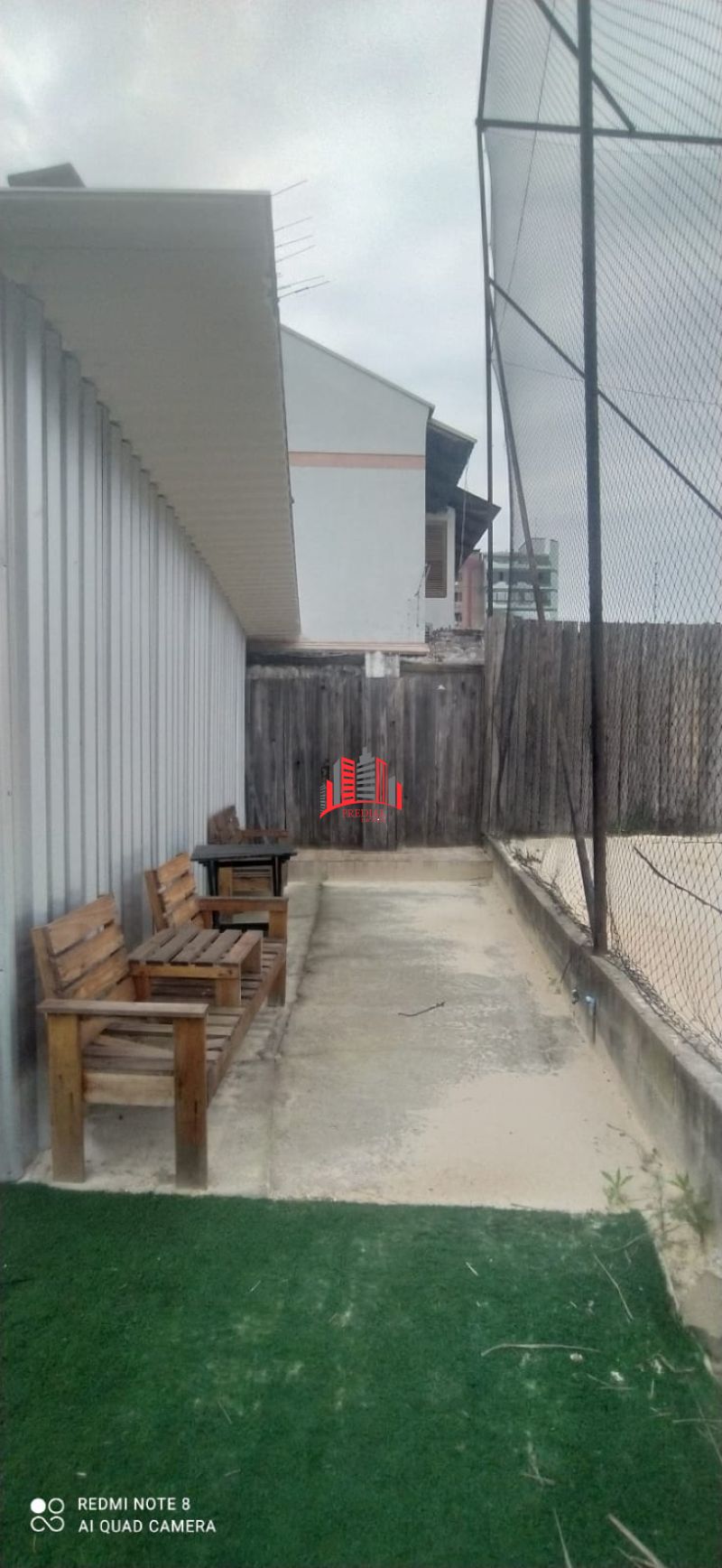 Terreno de 1.000 m² com 2 quadras de Beach Tennis, banheiros e área coberta para eventos