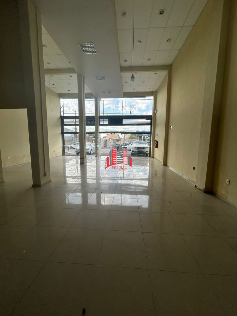 Loja com 3 banheiros e 250m² para alugar no bairro Mathias Velho, Canoas