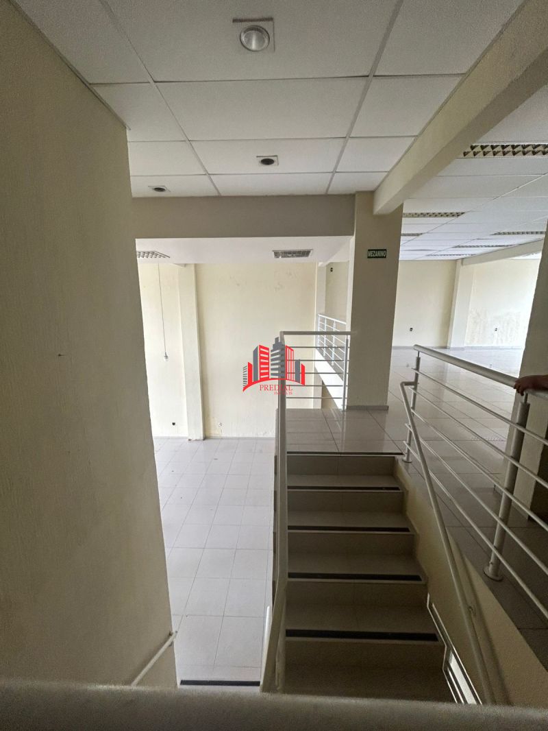 Loja com 3 banheiros e 250m² para alugar no bairro Mathias Velho, Canoas
