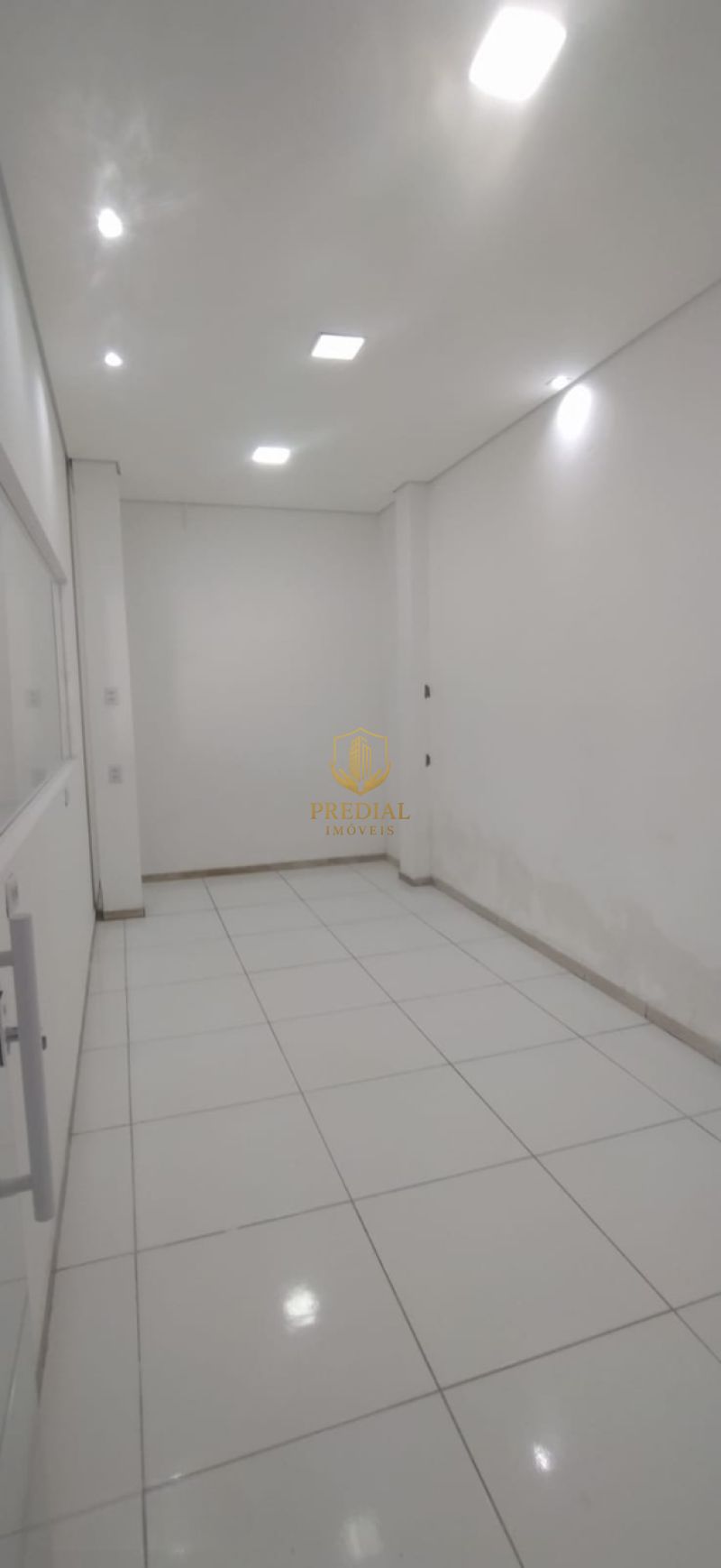Loja de 180m² para locação no bairro Mathias Velho, ideal para academias