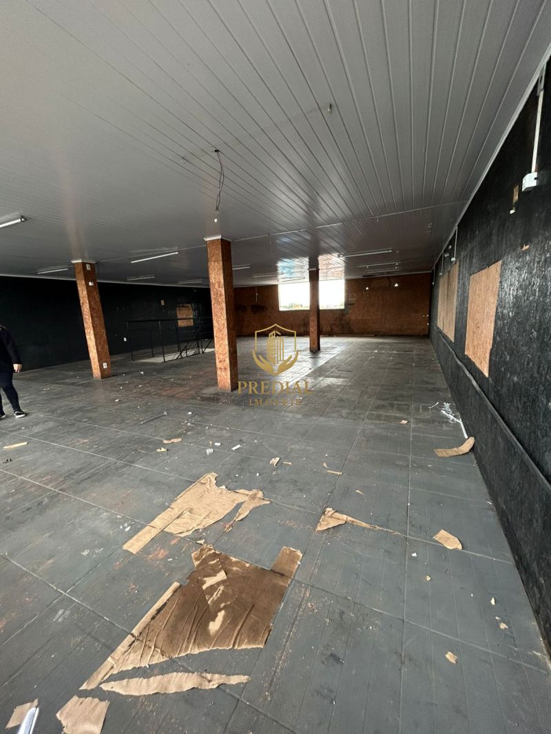 Sala comercial ensolarada com 150m² no bairro Mathias Velho em Canoas
