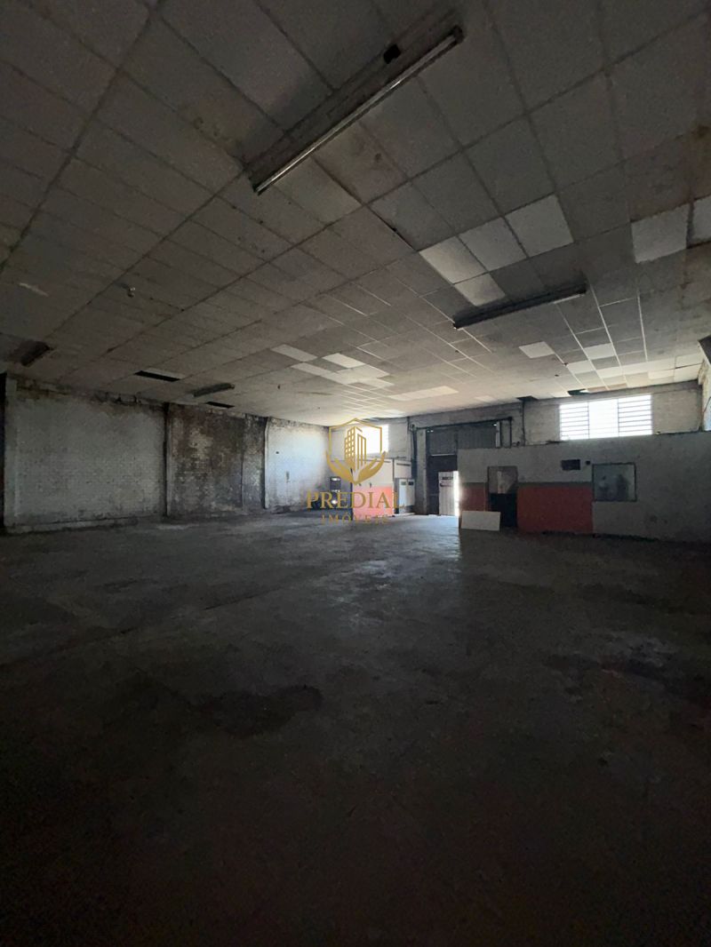 PAVILHÃO PARA LOCAÇÃO NA DIVISA COM A AV GETULIO VARGAS - CANOAS