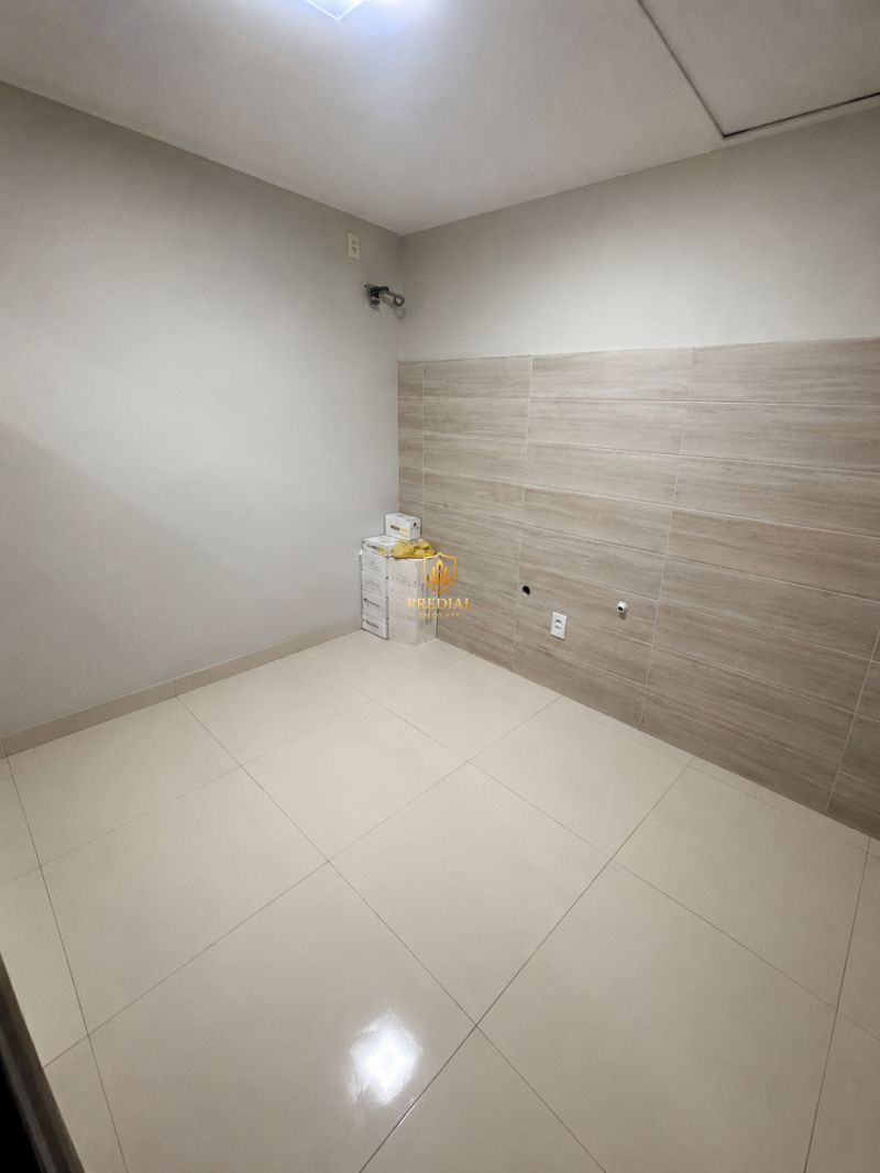 Sala comercial com divisórias no centro de Canoas próxima ao trem e comércio local