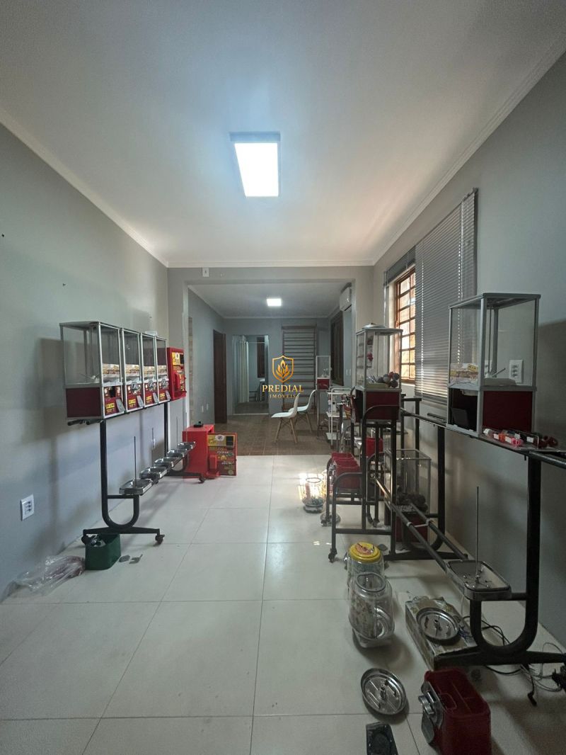 Casa com 5 quartos, 3 banheiros e 350m² para alugar no bairro Centro, Canoas