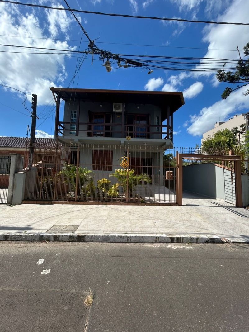 Casa com 5 quartos, 3 banheiros e 350m² para alugar no bairro Centro, Canoas