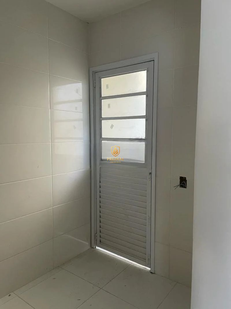 Casa com 3 quartos, 3 banheiros e 101m² para alugar no bairro Fátima, Canoas