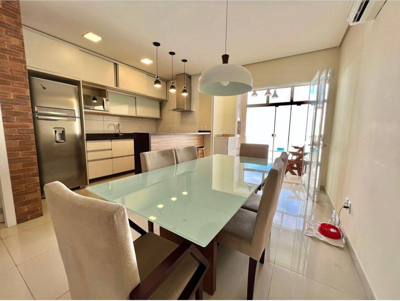 Sobrado com 3 quartos, 3 banheiros e 166m² para alugar no bairro Montserrat, Canoas