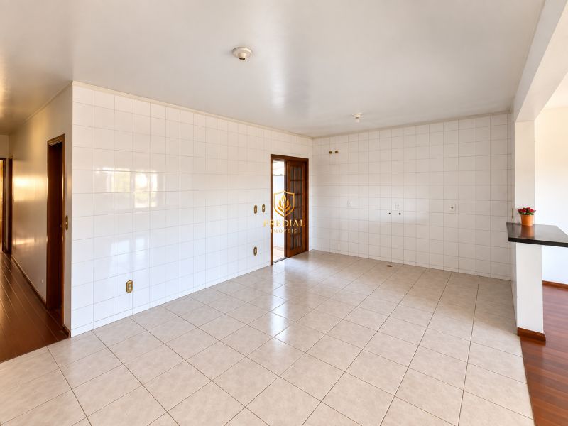 APARTAMENTO AMPLO NA AV. FARROUPILHA