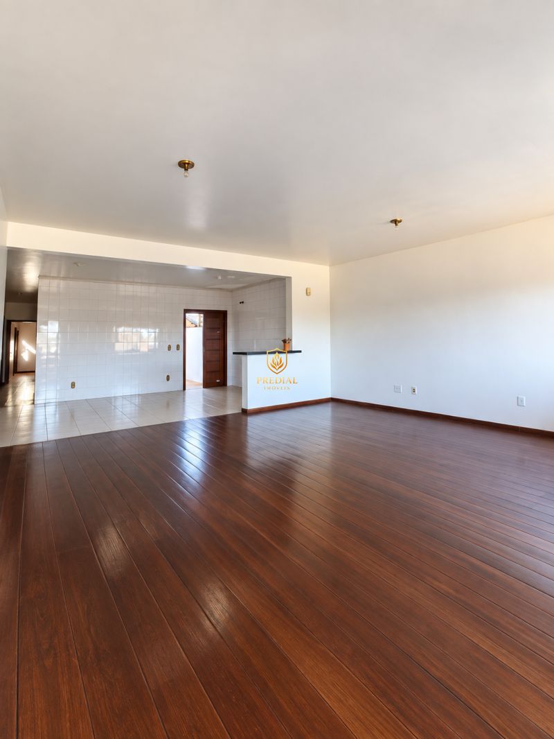APARTAMENTO AMPLO NA AV. FARROUPILHA