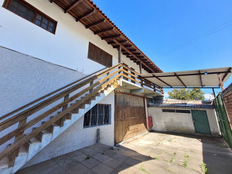 APARTAMENTO AMPLO NA AV. FARROUPILHA