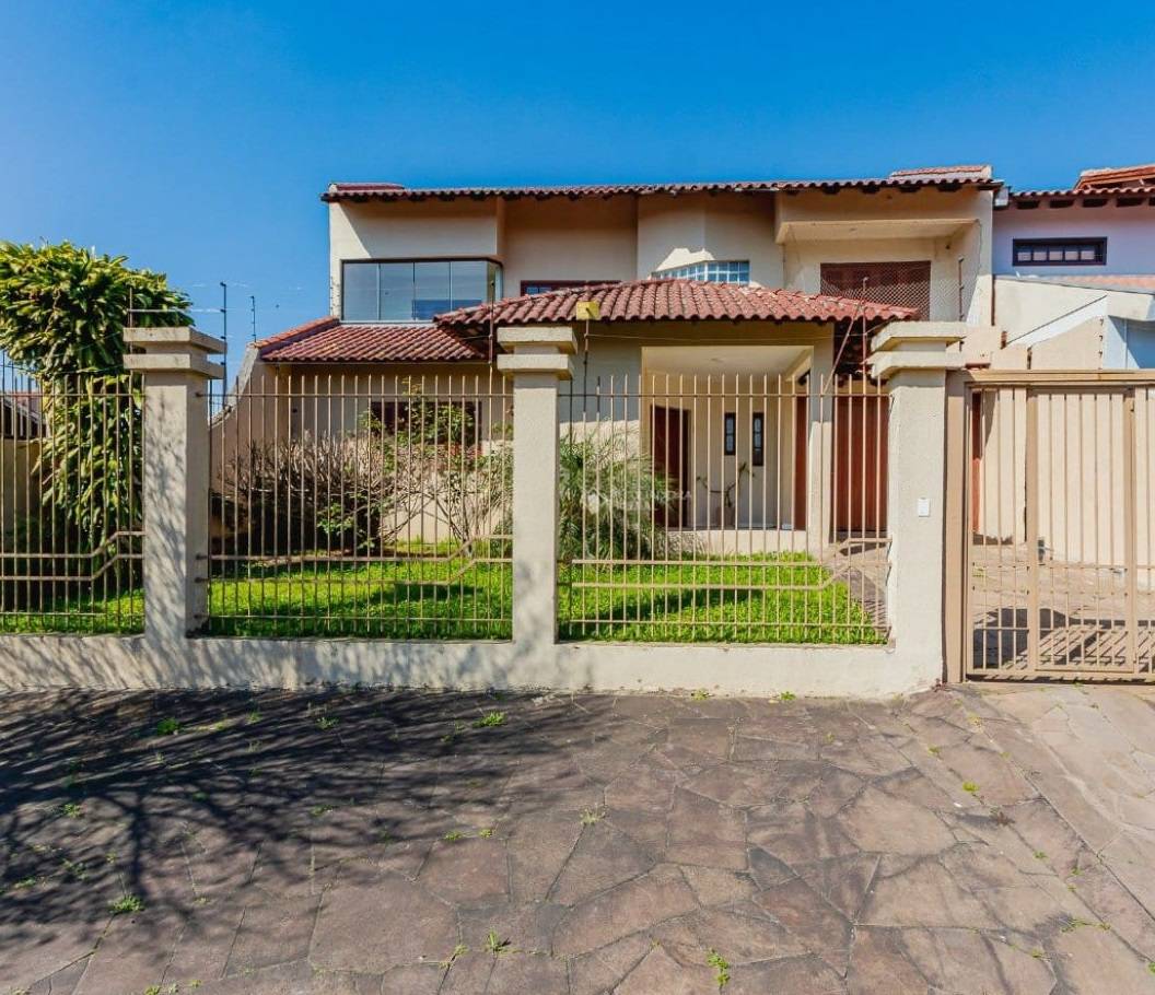 Casa com 4 quartos e 226m² à venda no bairro Nossa Senhora das Graças, Canoas