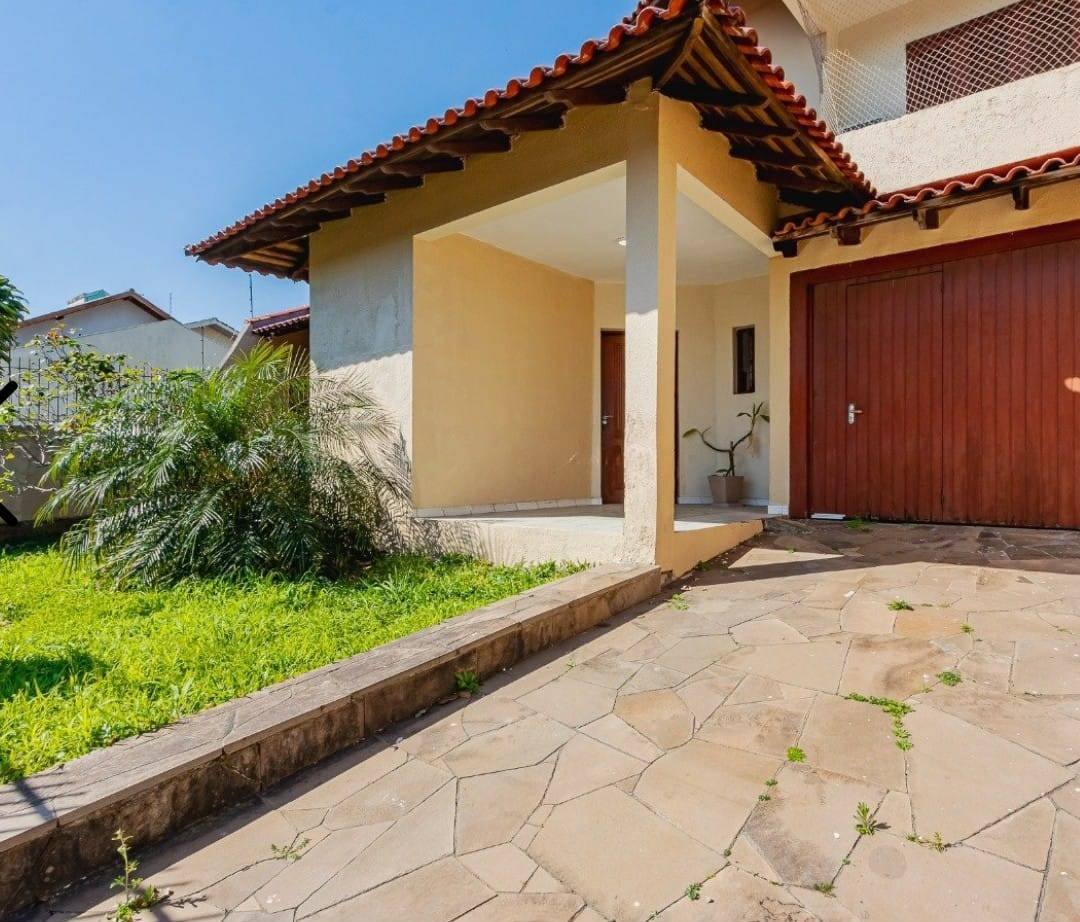 Casa com 4 quartos e 226m² à venda no bairro Nossa Senhora das Graças, Canoas