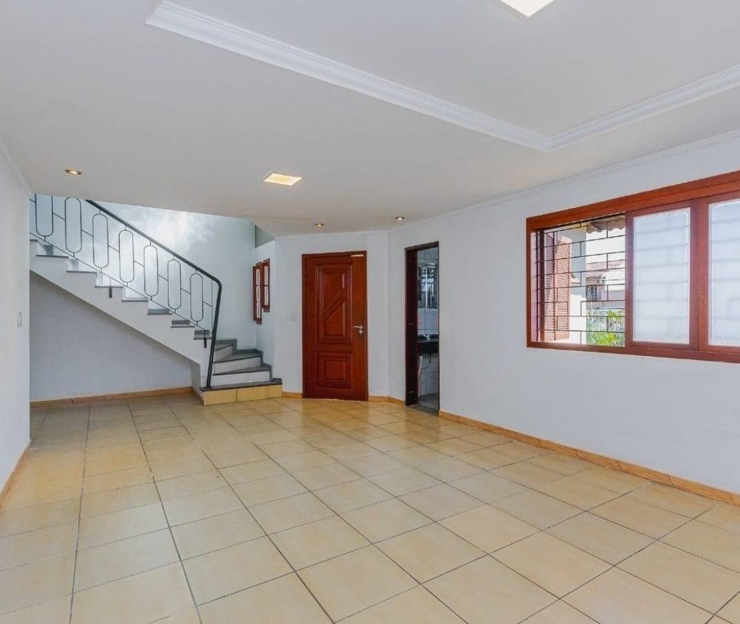 Casa com 4 quartos e 226m² à venda no bairro Nossa Senhora das Graças, Canoas