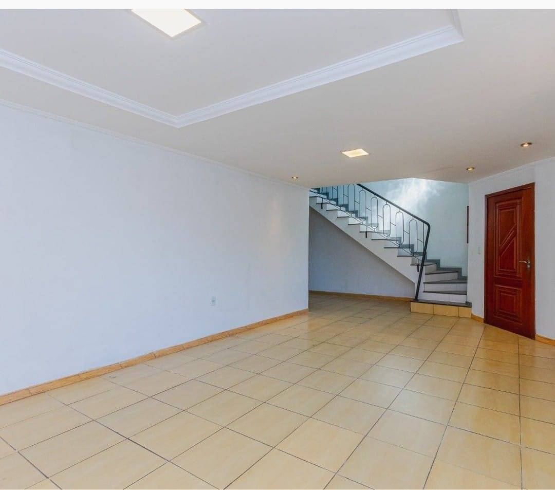 Casa com 4 quartos e 226m² à venda no bairro Nossa Senhora das Graças, Canoas